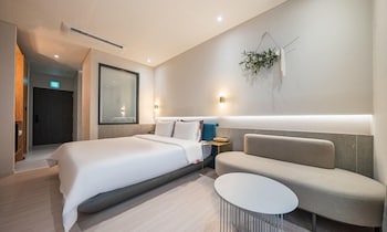 brown dot hotel masan