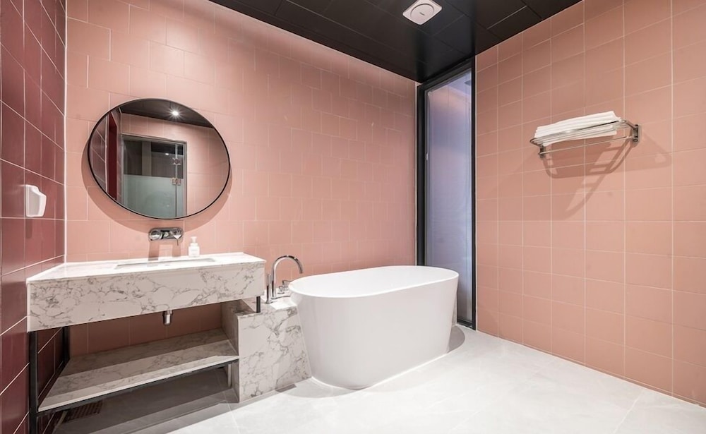 brown dot hotel masan