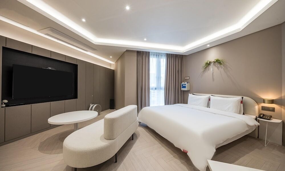 brown dot hotel masan