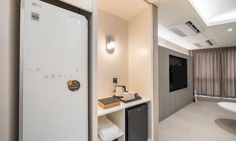 brown dot hotel masan