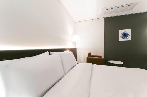 golden river hotel