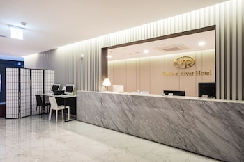 golden river hotel