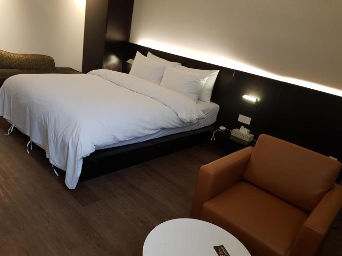 golden river hotel