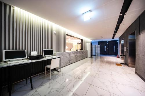 golden river hotel