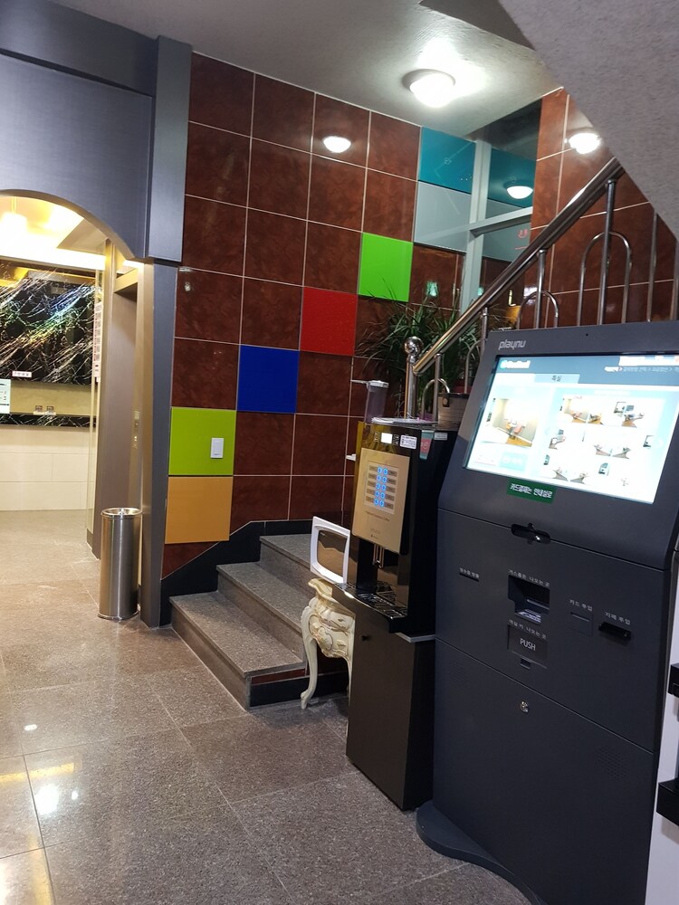 hite hotel