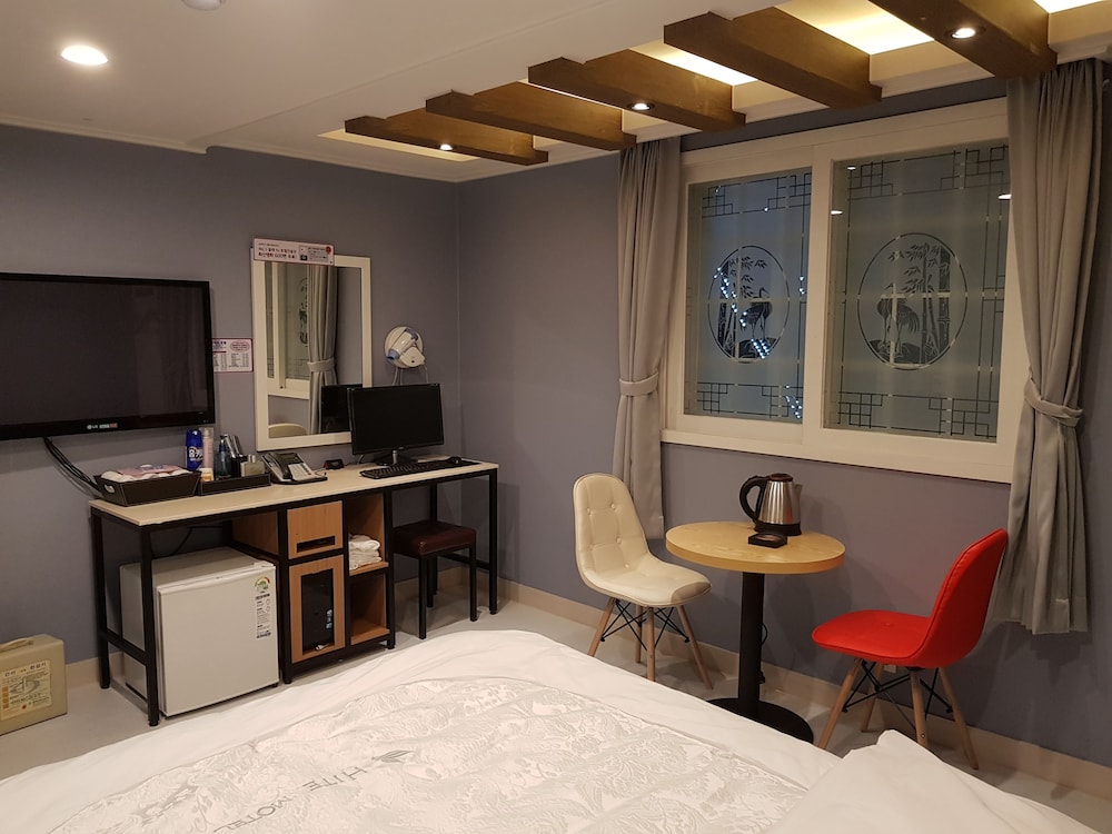 hite hotel