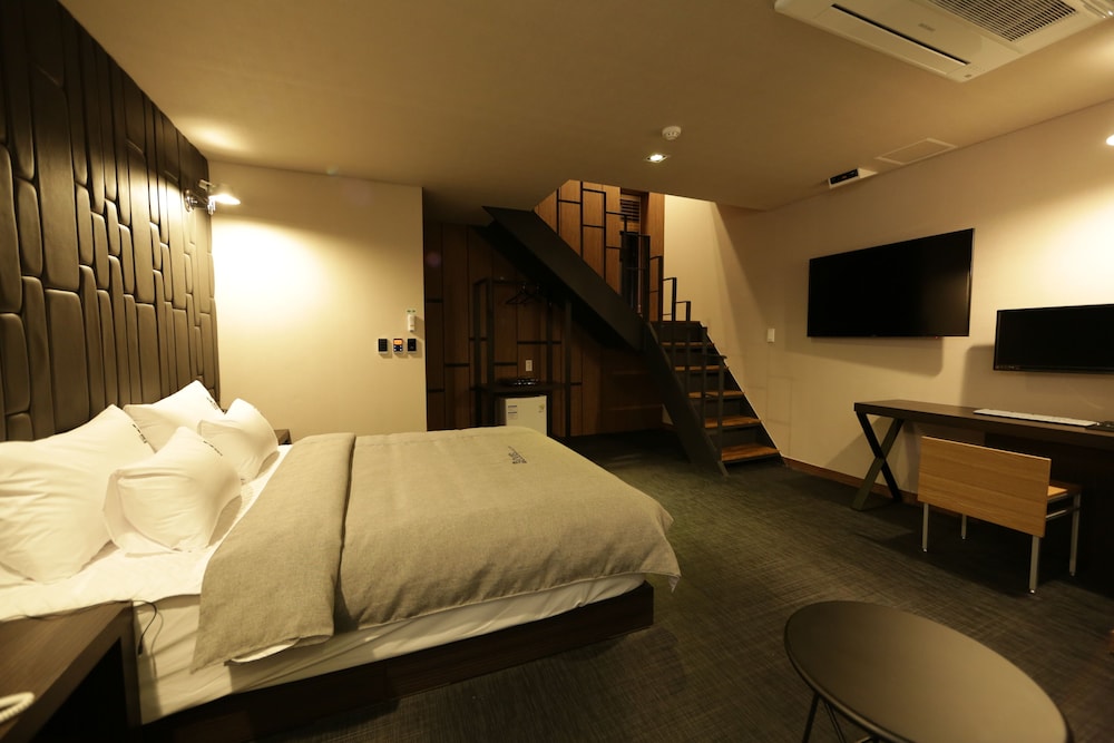 louis boutique hotel