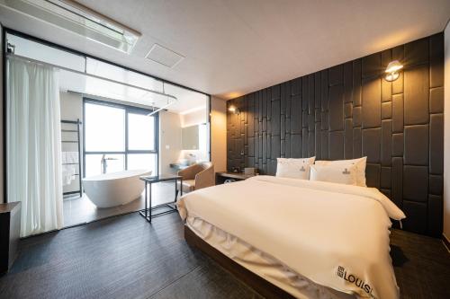 louis boutique hotel