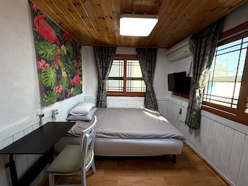 gudeok guest house hostel