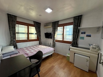 gudeok guest house hostel