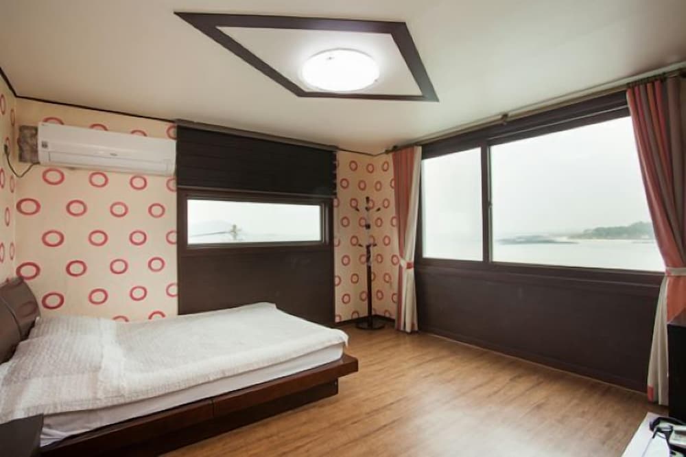 jeju green beach pension
