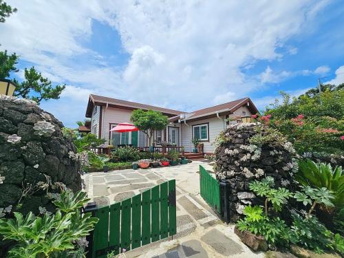 jeju evergreen house pension