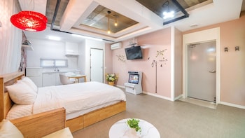 gyeongju 20th street spa pension