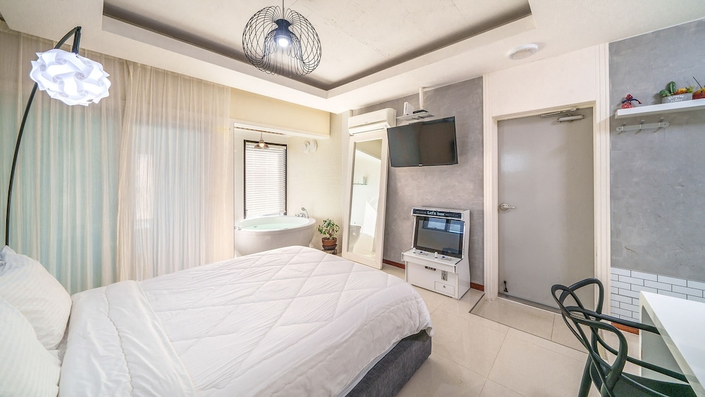 gyeongju 20th street spa pension