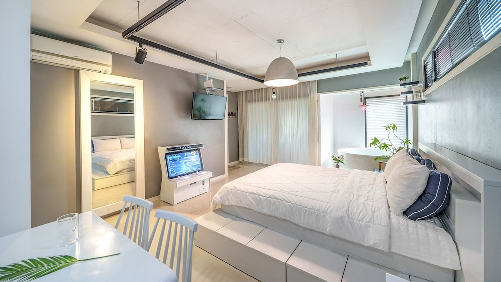 gyeongju 20th street spa pension