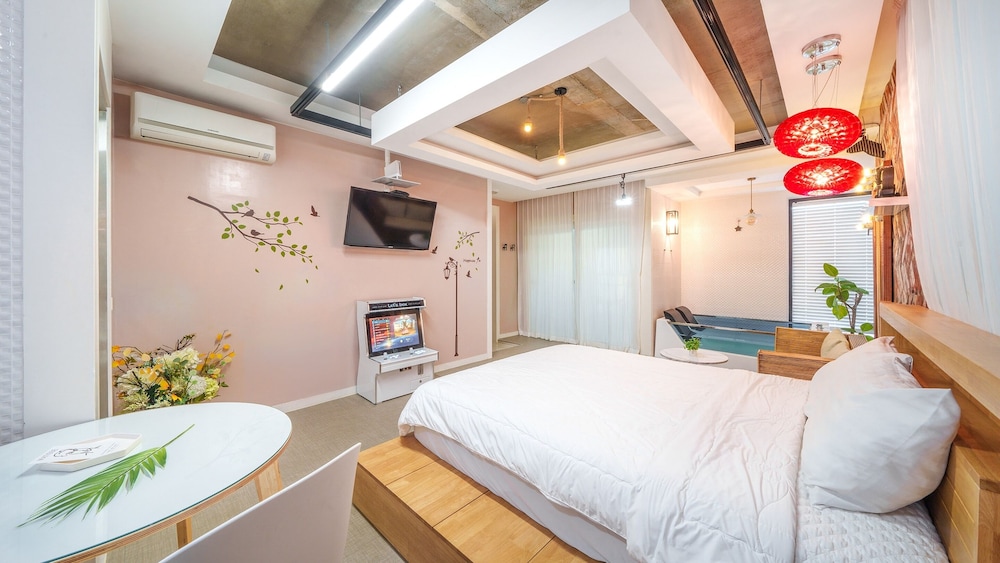 gyeongju 20th street spa pension