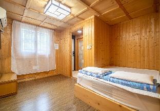 yong yejik hanok pension