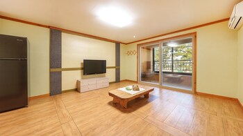 gyeongju beach castle pension