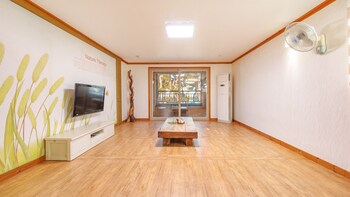 gyeongju beach castle pension