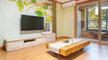 gyeongju beach castle pension