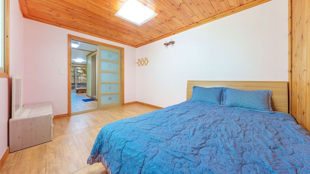 gyeongju beach castle pension