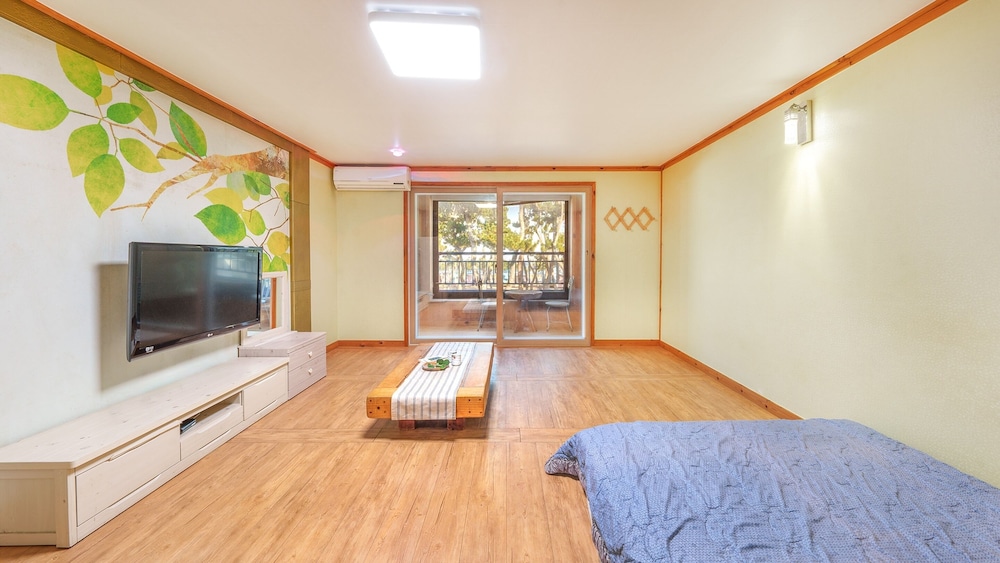 gyeongju beach castle pension