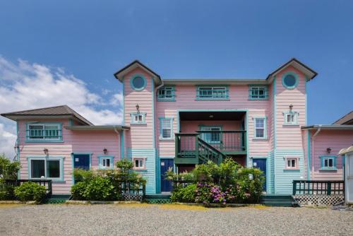 yangyang blue ara pension