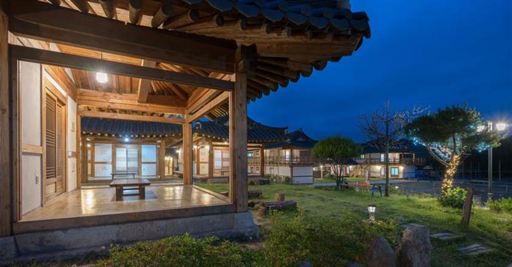 gyeongju hanok pentown
