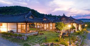 gyeongju hanok pentown