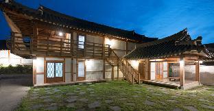 gyeongju hanok pentown
