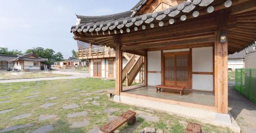 gyeongju hanok pentown