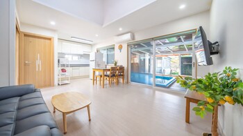 gyepngju camino pool villa