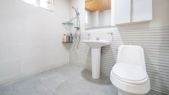 gyepngju camino pool villa