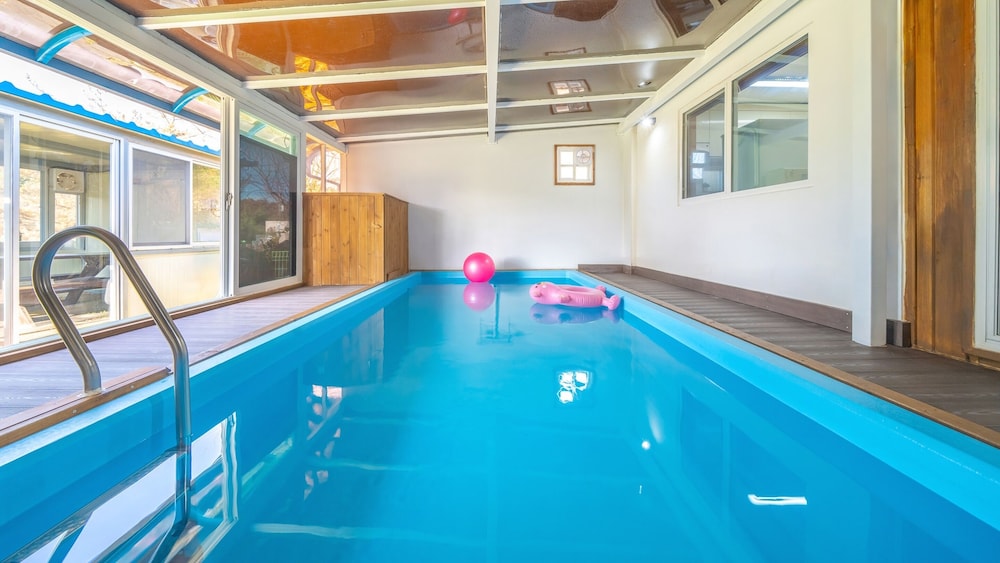 gyepngju camino pool villa