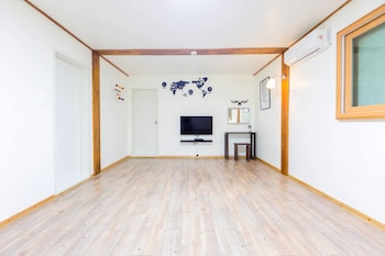 gyeongju west namsan hanok pension