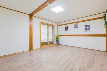 gyeongju west namsan hanok pension