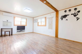 gyeongju west namsan hanok pension