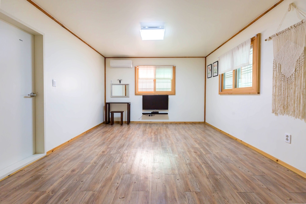 gyeongju west namsan hanok pension