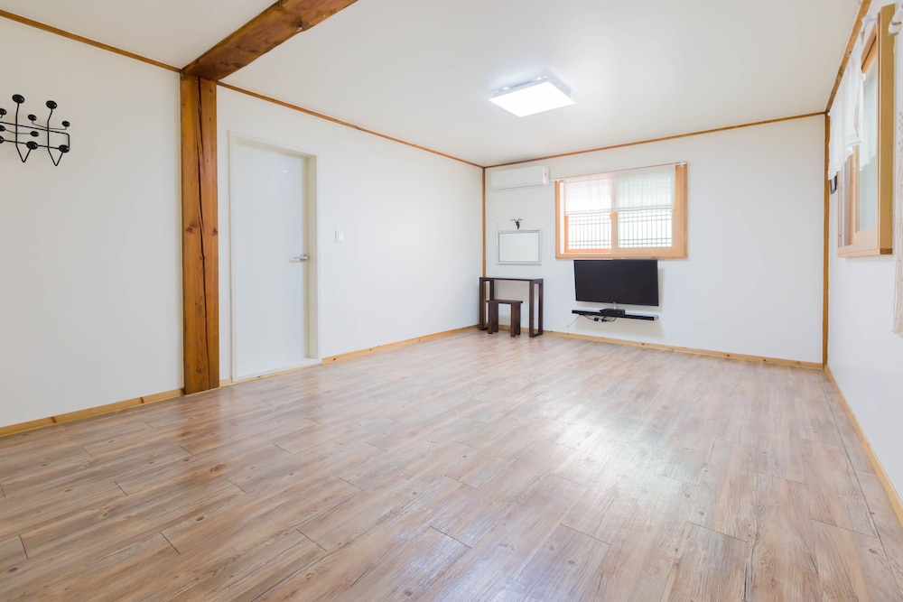 gyeongju west namsan hanok pension