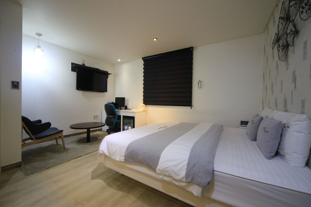 h avenue hotel seomyeon station