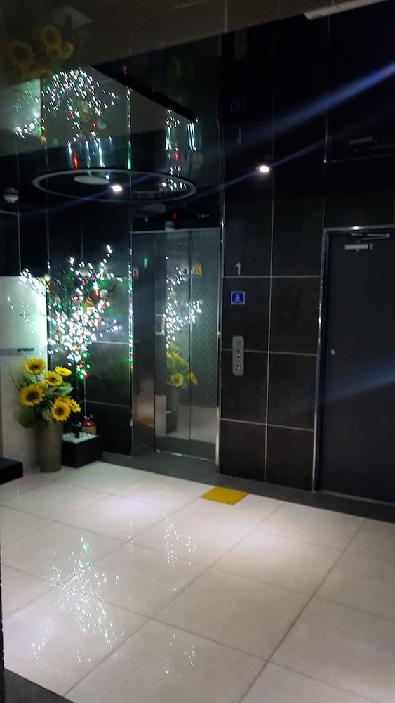 H-Avenue Hotel Seomyeon Station,Pusanjin-Gu>>Busan,3 star