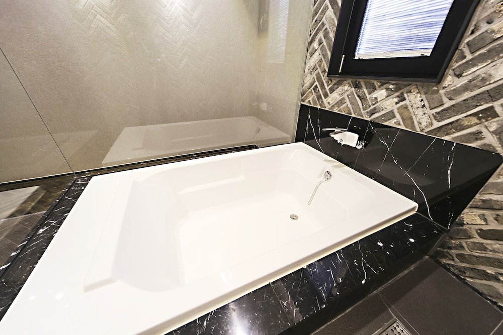 masan almond hotel