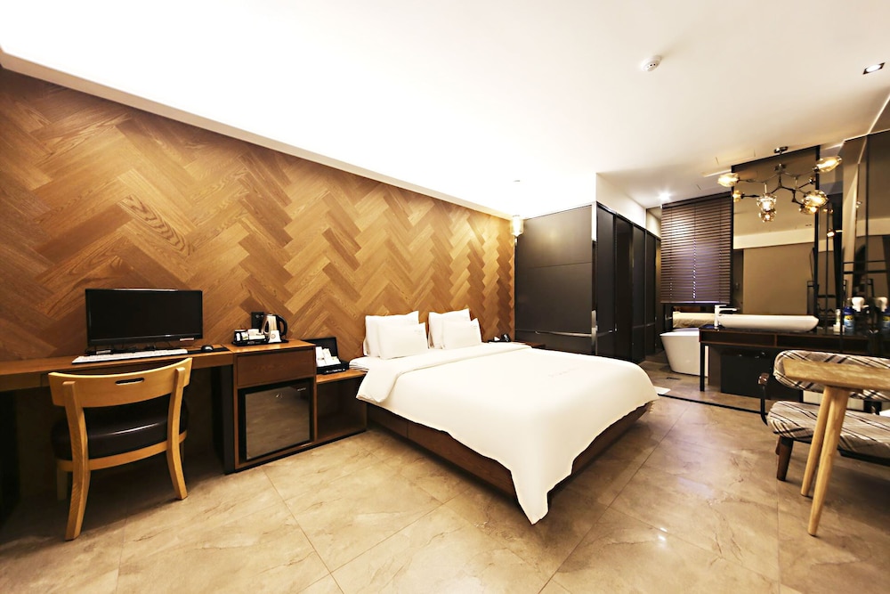 masan almond hotel