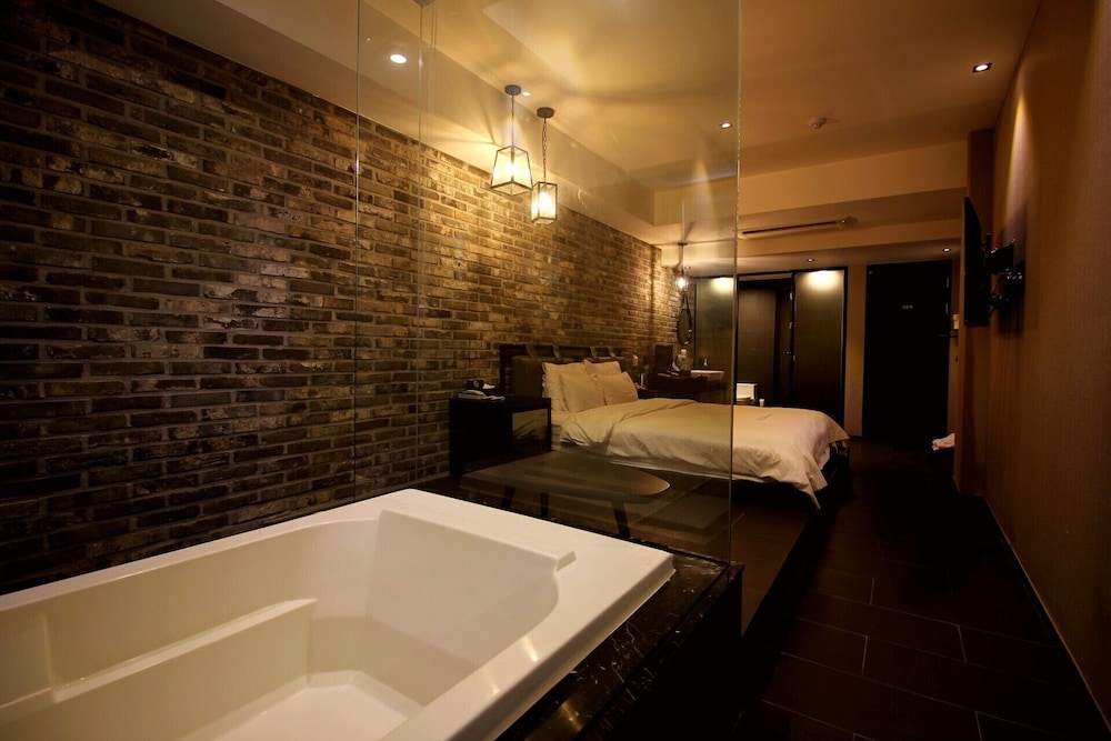 masan almond hotel