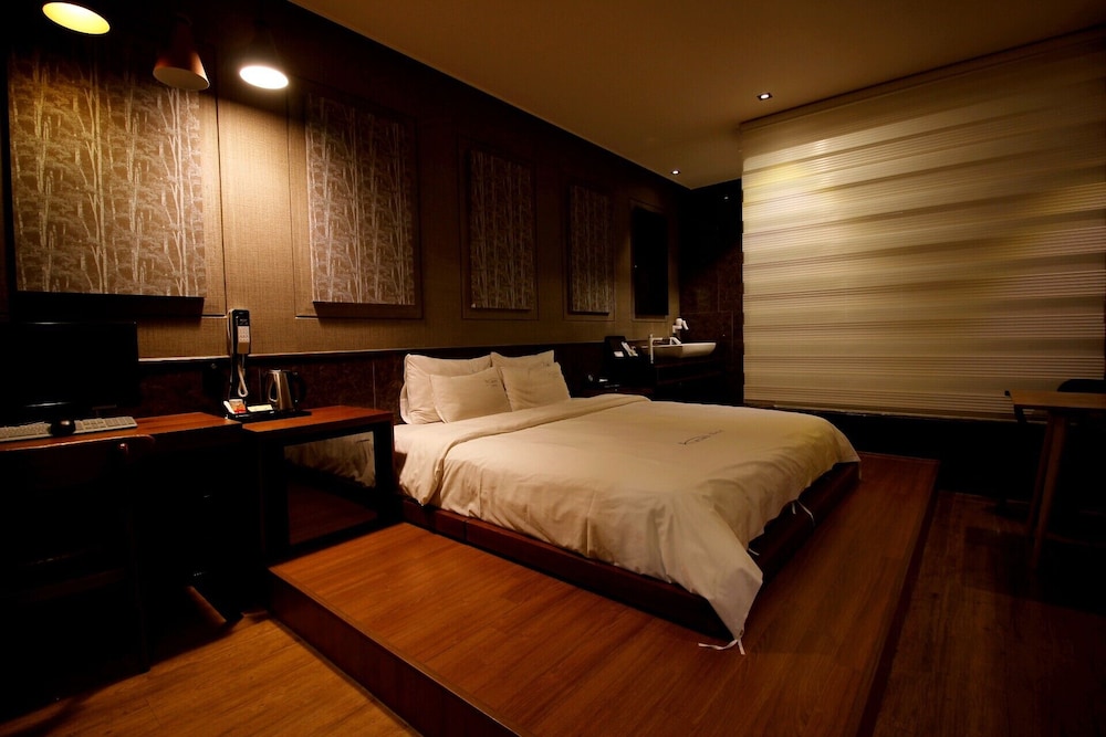 masan almond hotel