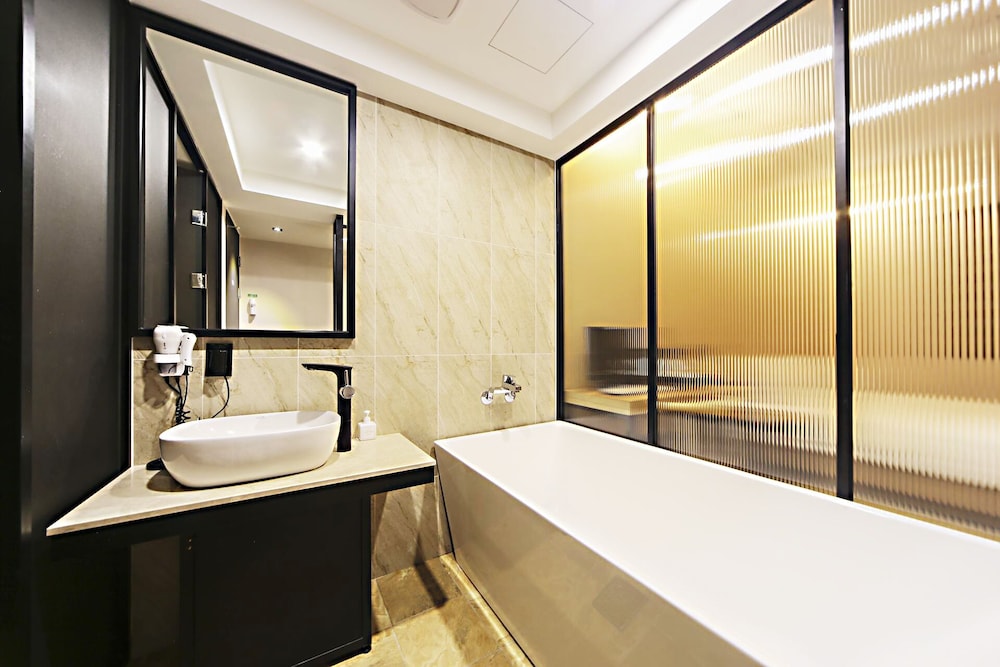 masan almond hotel