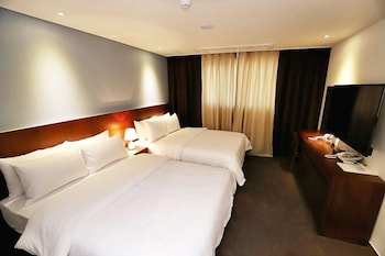 sea and moon tourist hotel