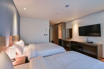 sea and moon tourist hotel