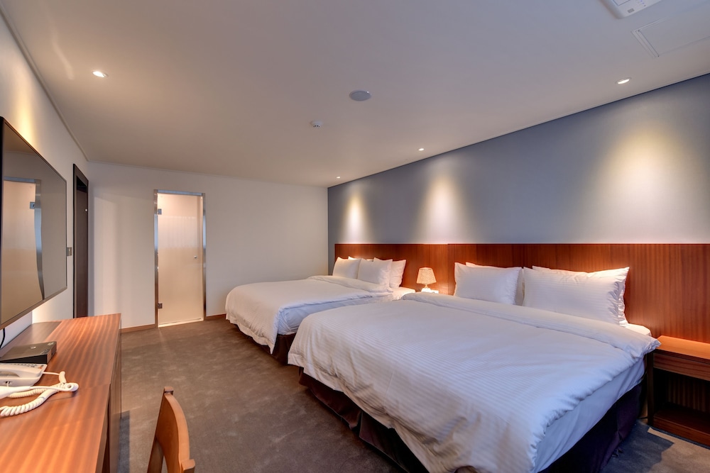 sea and moon tourist hotel