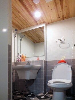 ariene guesthouse hostel